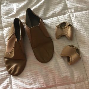 Nude Jazz shoes & Dance Paws